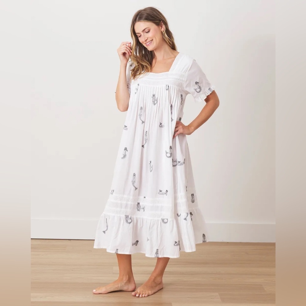 PRINTFRESH 
Daughters Of Triton Skeleton NWT